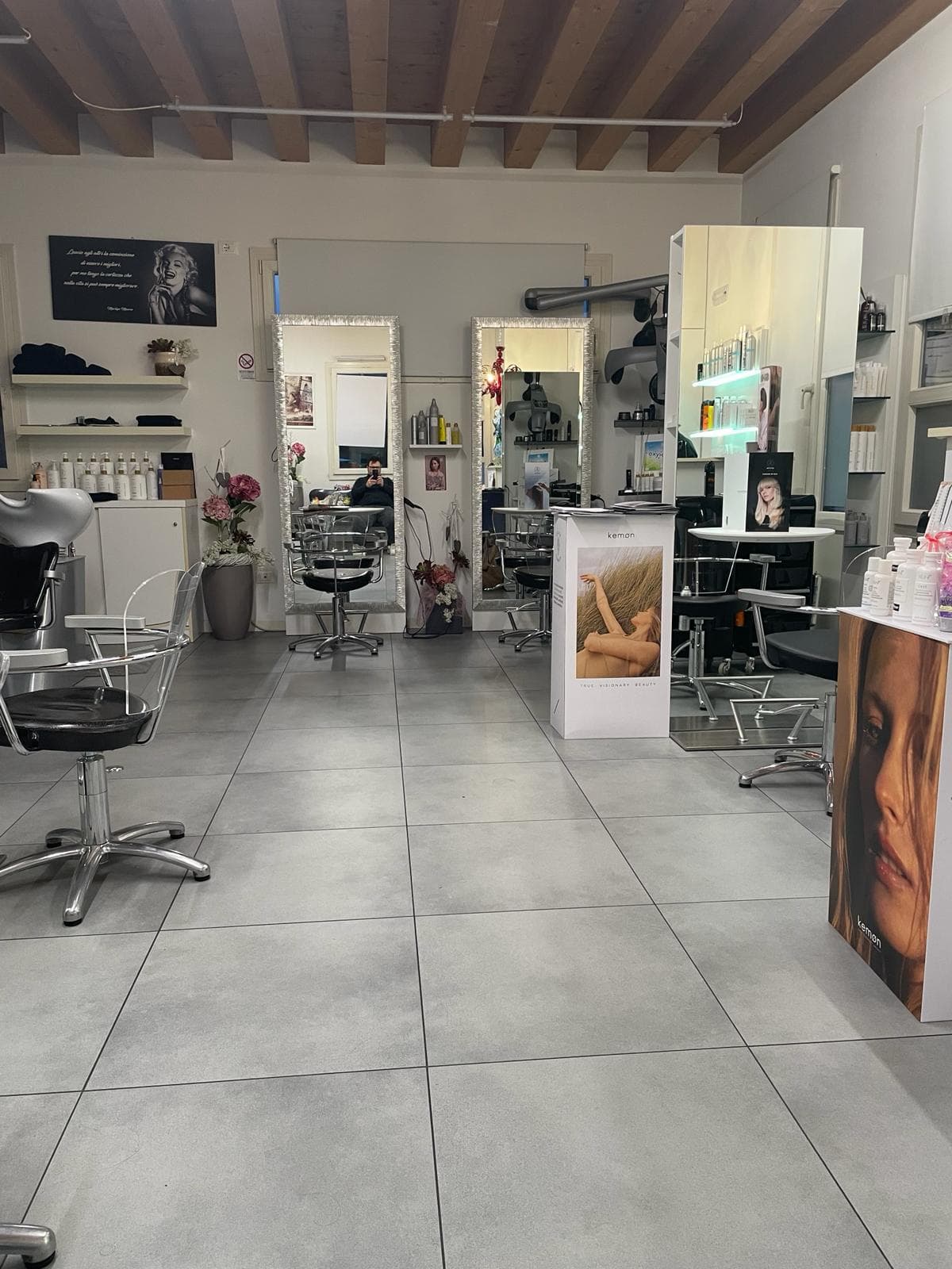 Lavoro parrucchiere 1